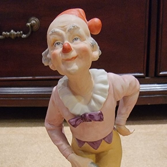 PUCCI # 3428 CAPODIMONTE CLOWN AND MONKEY FIGURINE